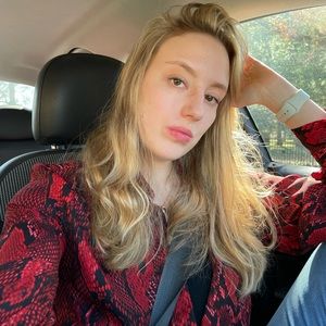 Meet your Posher, Olivia